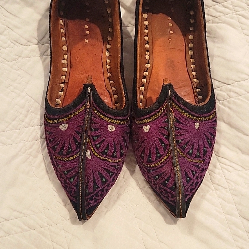 Vintage Handmade Turkish Embroidered Pointy Flats